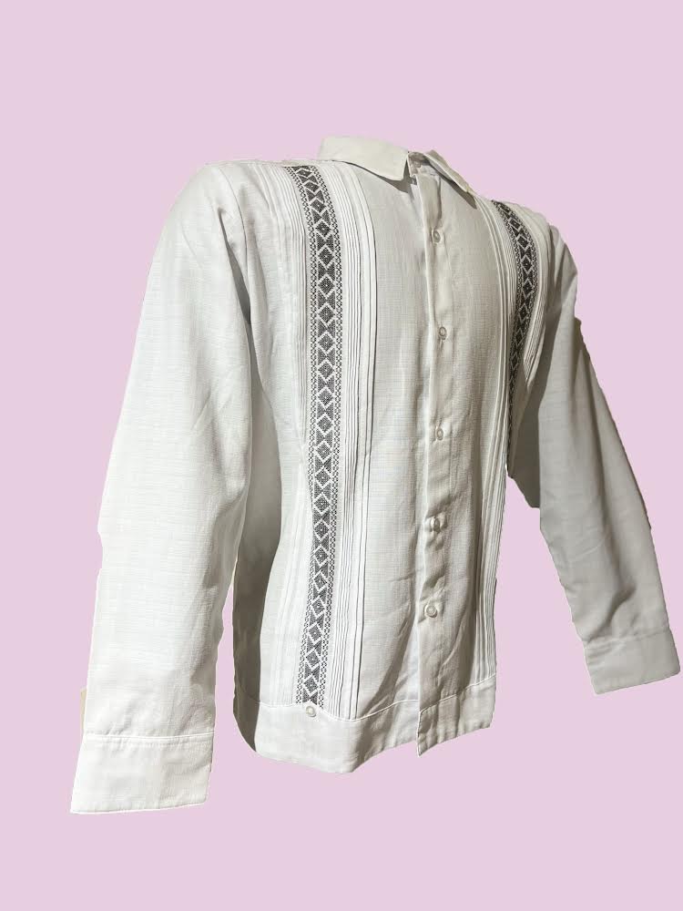 Guayabera Bordada Estilo Yucateco