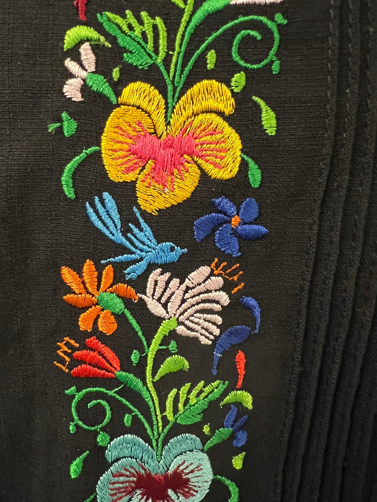 Guayabera diseño de colibrí de colores