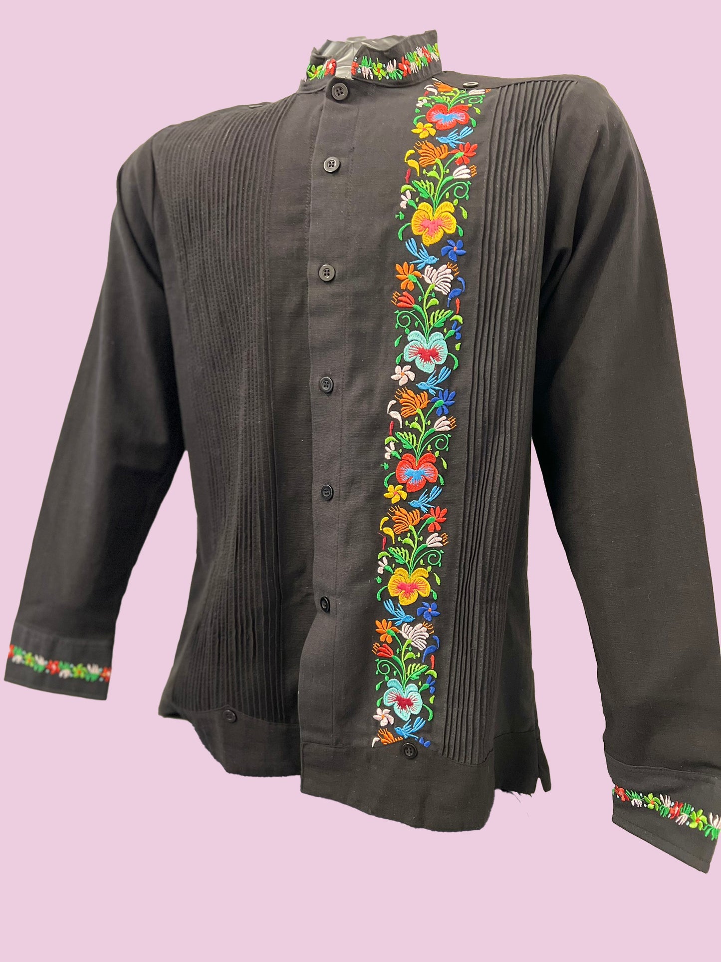 Guayabera diseño de colibrí de colores