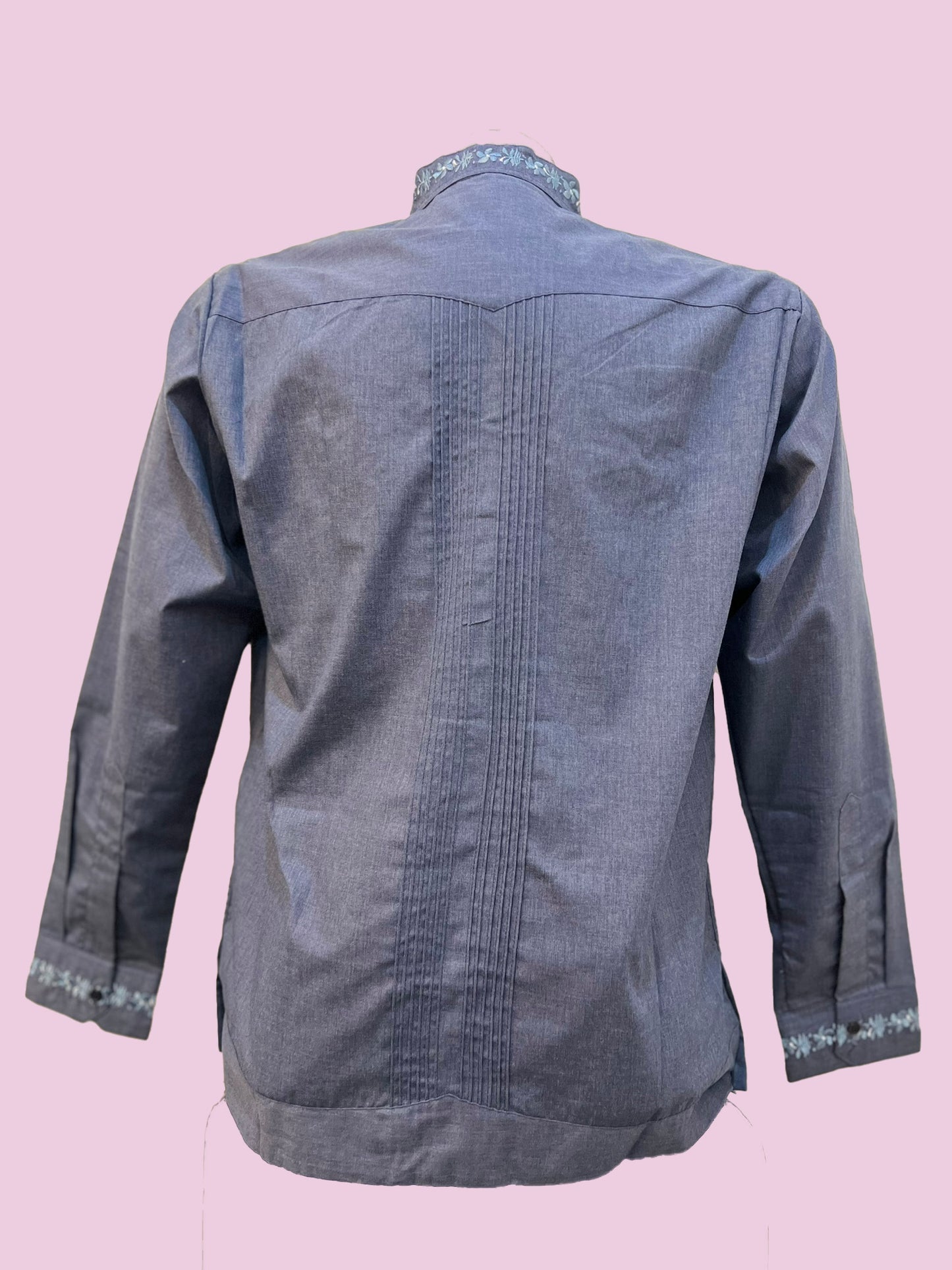 Guayabera diseño de colibrí