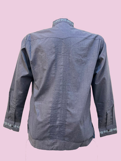 Guayabera diseño de colibrí